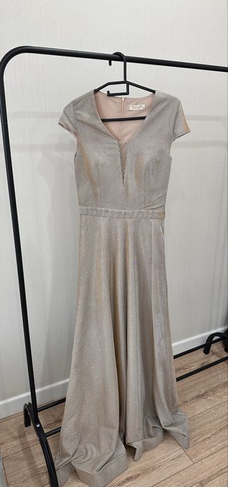 Платье вечрнее.