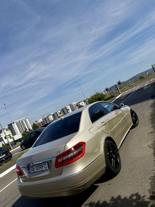 Mercedes-Benz E 220CDI W212