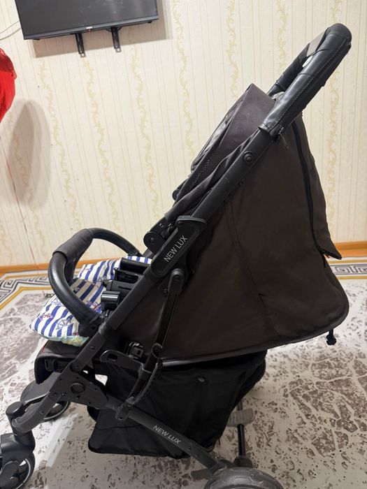 Срочно Продам прогулочную коляску