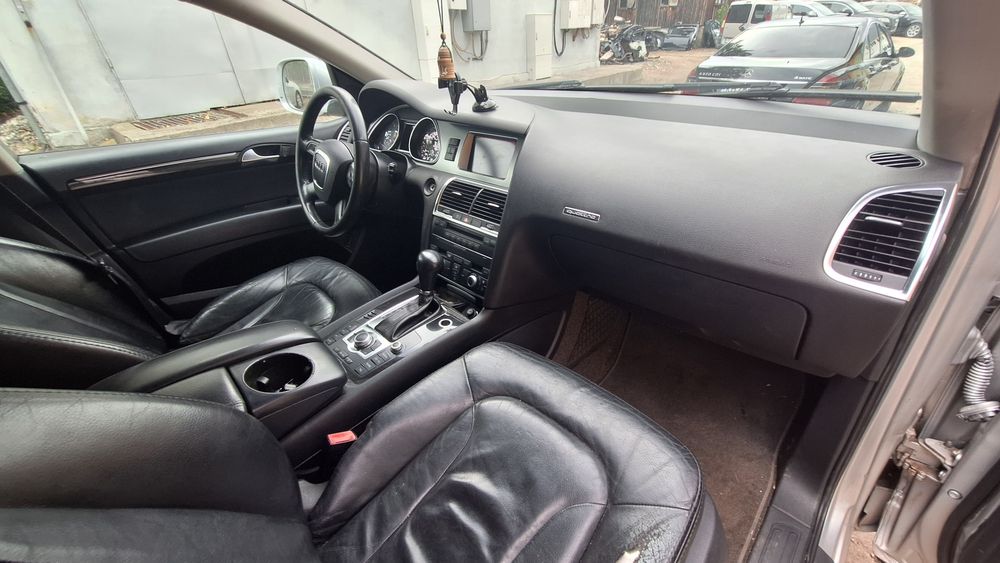 Audi Q7 3.0TDI 233кс на части