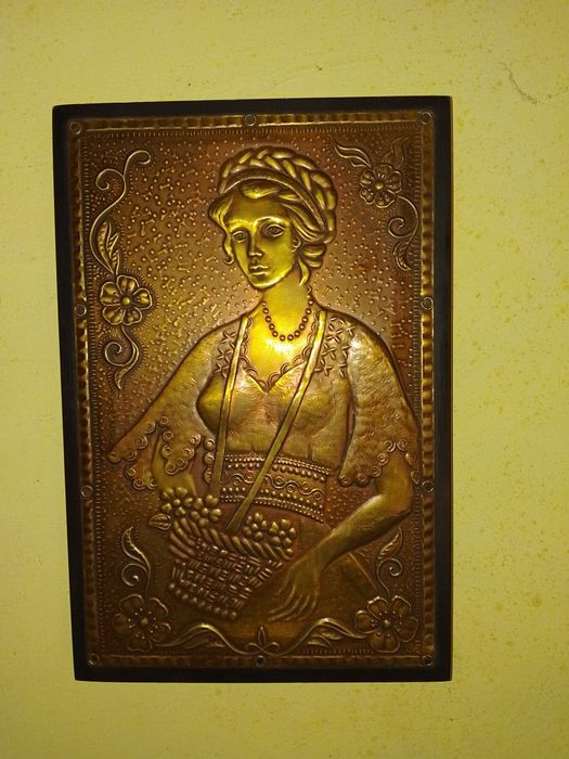 Руска Медна  Картина , Медно Пано  - Жена с носия