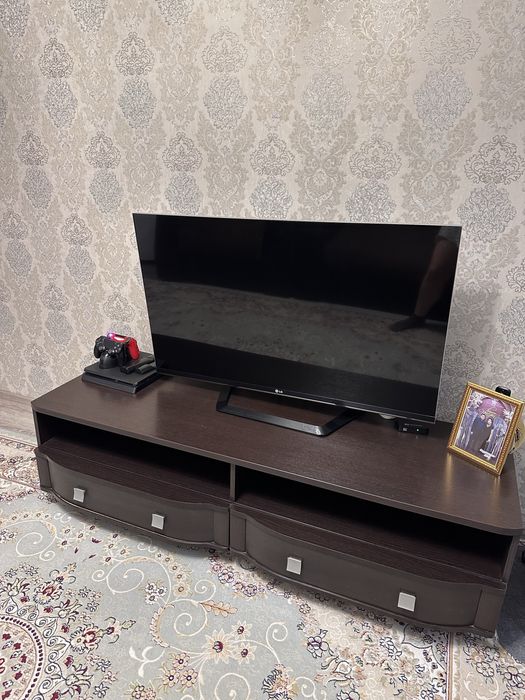 Продам тумбу под телевизор