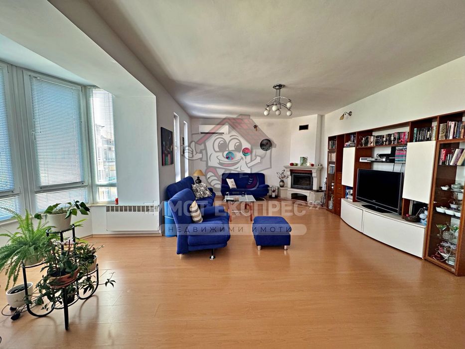 Етаж от къща, с гараж, двор и 2 апартамента, до ОУ “Петко Каравелов” гр. Асеновград • OLX.bg