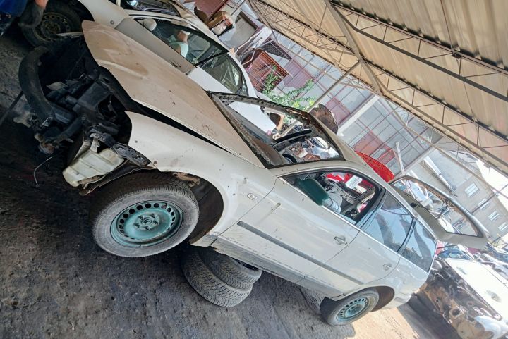 Vas lichid parbriz Volkswagen VW Passat B5.5 (facelift)