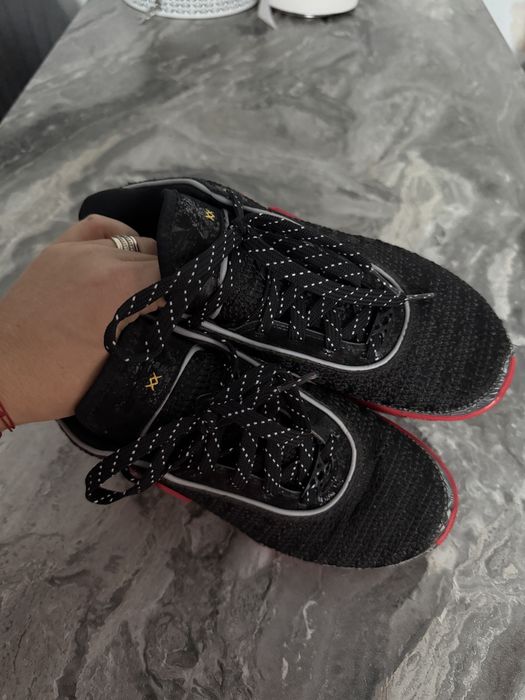 Adidasi nike marimea 36,5