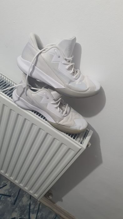 Vind adidasi nike