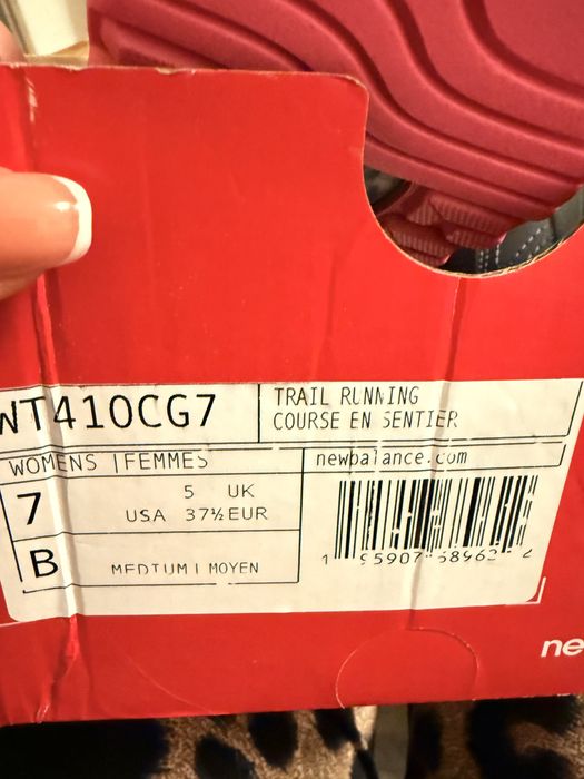 Продам кроссовки NB новые