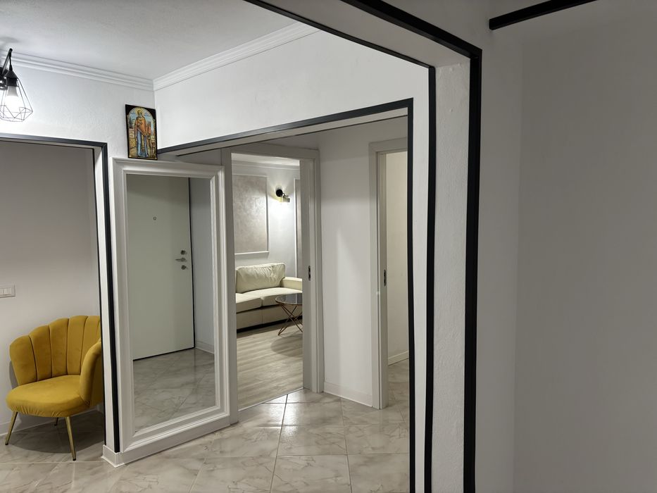 Apartament 4 Camere Utilat Mobilat Etaj 3 Zona Piata Centrala