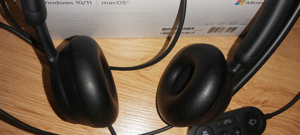 Vand casti Microsoft 16N-00006 model 2026 ca noi