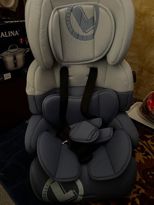Продам автокресло Lorelli