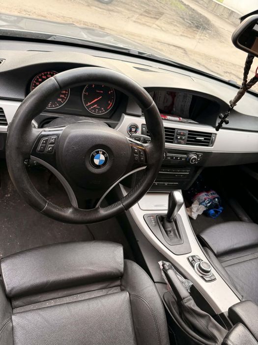 Автомобил BMW 320 e91