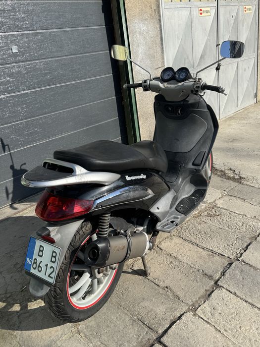 Пиаджо Пиаджио Бевърли скутер(номера,талони,застраховка,преглед)