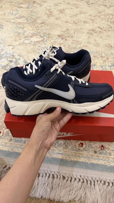 Кроссовки Nike vomero 5