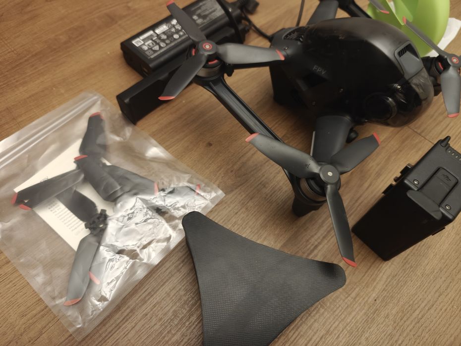 DJI FPV Drone - Само дрона, 2 батерии + зарядно