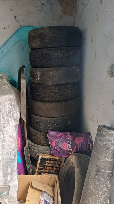 Продам шины б/у в хорошем состоянии