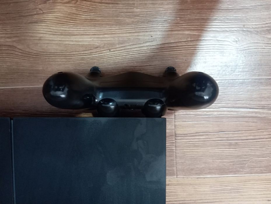 Sony PlayStation 4 полностью рабочий