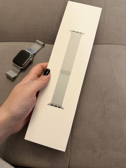 Apple Watch Series 6, GPS + Cellular, Silver Milanese loop