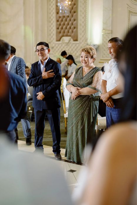 платье вечернее.