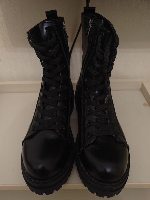 Новые женские ботинки