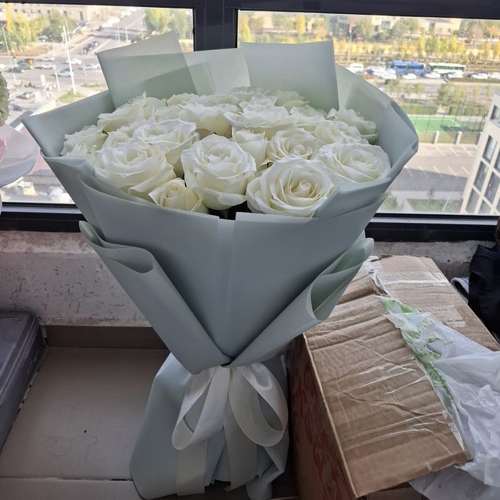Цветы новые розы 25 шт