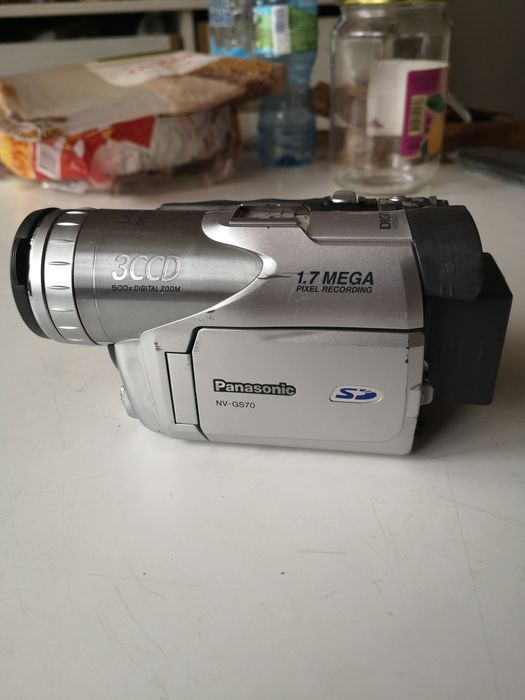 Видео камери Panasonic и JVC - MiniDV и VHS C
