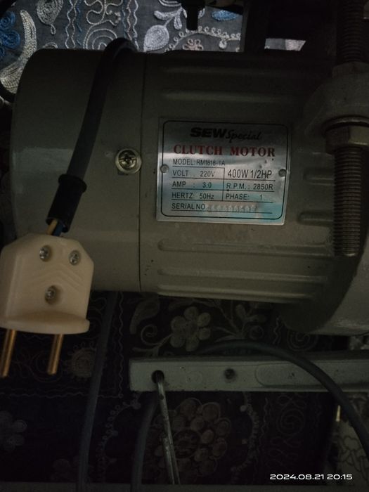 Сотилади.Тикув машина