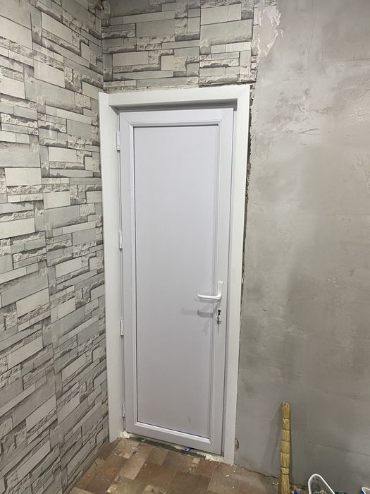 Дверь двери пластиковые