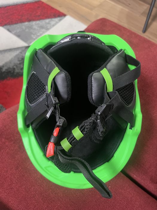 Ски каска за деца