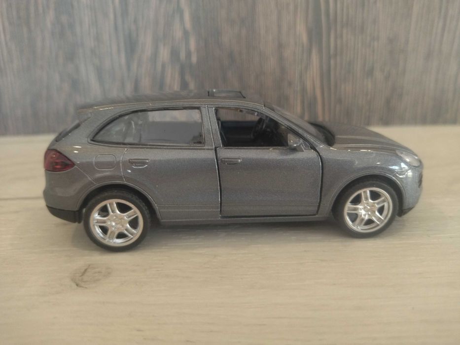 Метална количка Porsche Cayenne S !!!