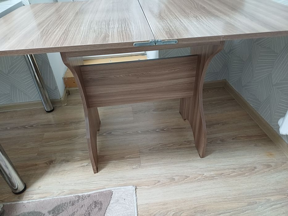 Продам стол для кухни