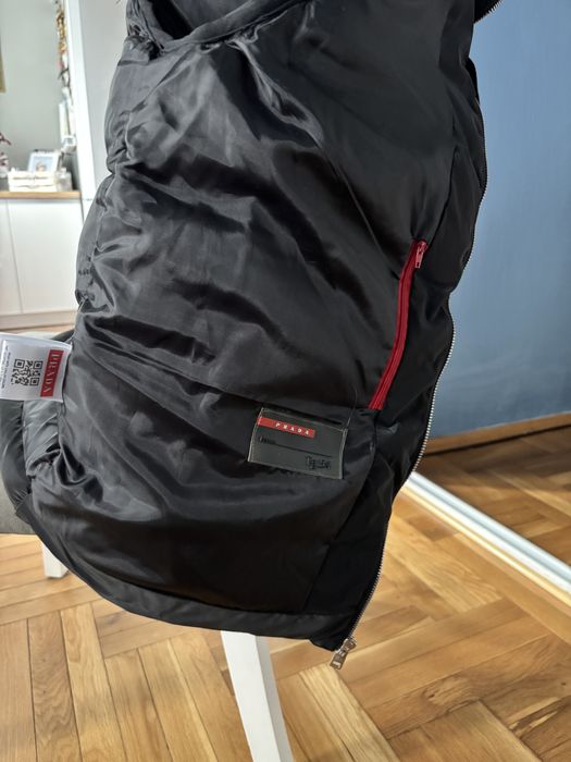 Зимно Яке Prada чисто ново