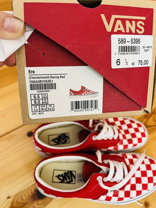 Кецове Ванс чисто нови 38.5 номер  Vans Era Checkerboard Racing Red