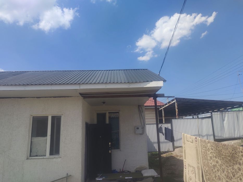 Продаю  времянку с участком
