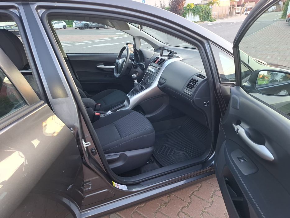 Primul proprietar vând Toyota Auris 1.4 D, an 2012