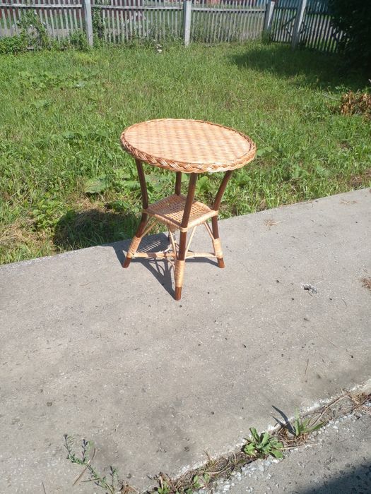 Кресло-качалку плетеное