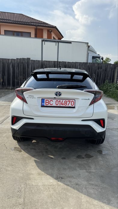 Toyota CHR 1,8 hybrid