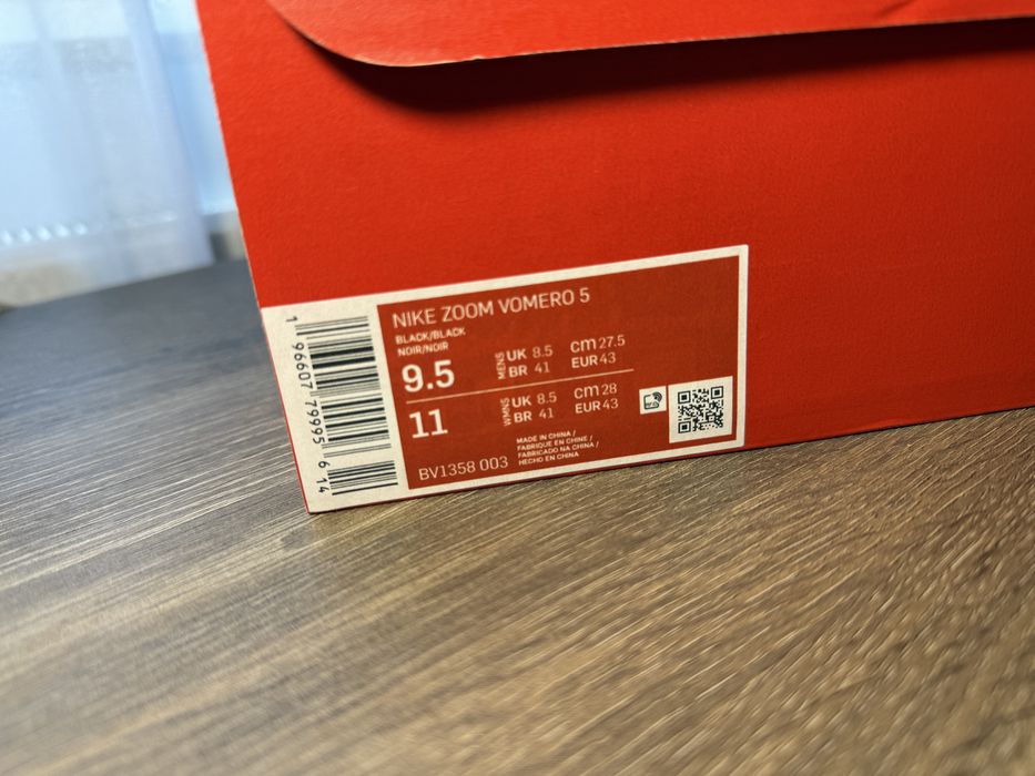 Nike Zoom Vomero 5 "Triple Black" - Mărimea 43 (24,5cm) - Originali