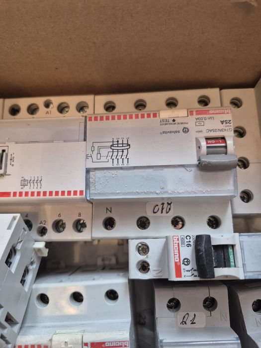 Siguranțe automate modulare + diferențiale