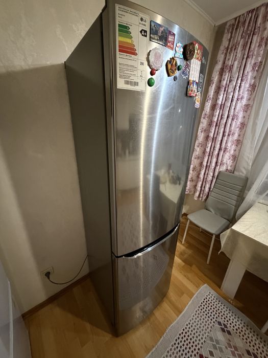 Продам холодильник