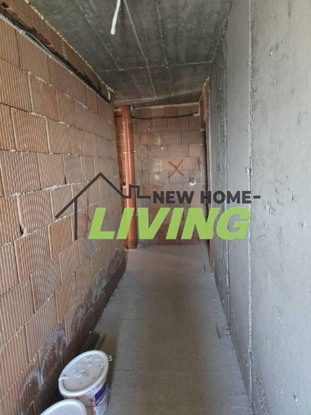 Продава се Двустаен апартамент в Пловдив, Гагарин - 72 кв.м за 1084 €/кв.м - Снимка #2