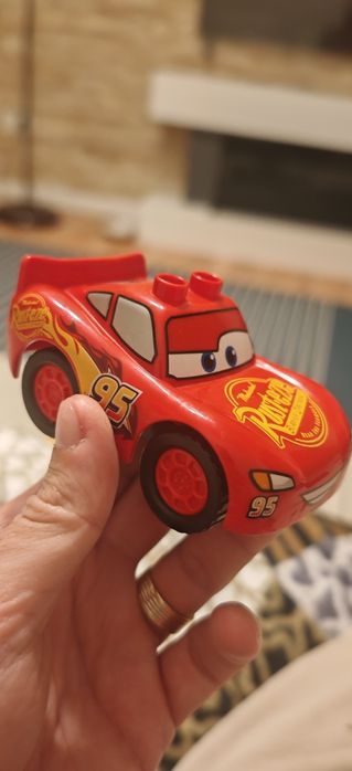 LEGO® DUPLO® - Ziua cursei lui Fulger McQueen (10924)
150 lei, set com