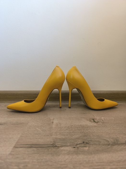 Обувки на ток естествена кожа Kazaar, р-р 37 1/2