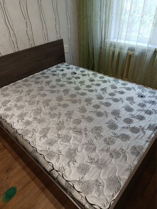 Кровать спальная