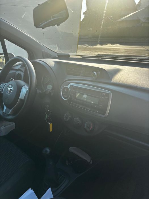 TOYOTA Yaris 2013 — imagine 5