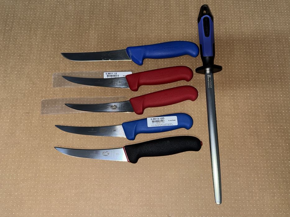 Продавам професионални ножове