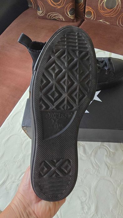 Дамски високи маратонки Converse Chuck Taylor All Star Lift (Велур)