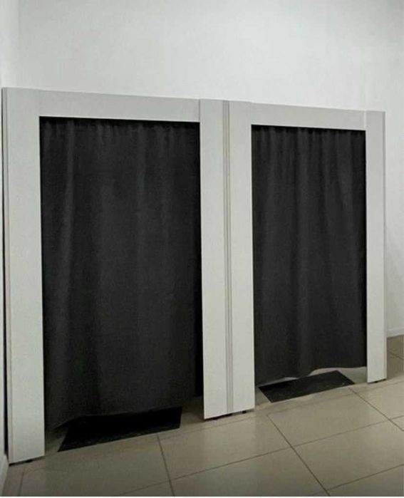 Примерочная с зеркалом +пуфик