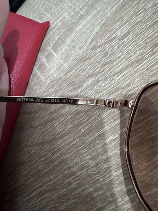 Guess - (слънчеви очила)