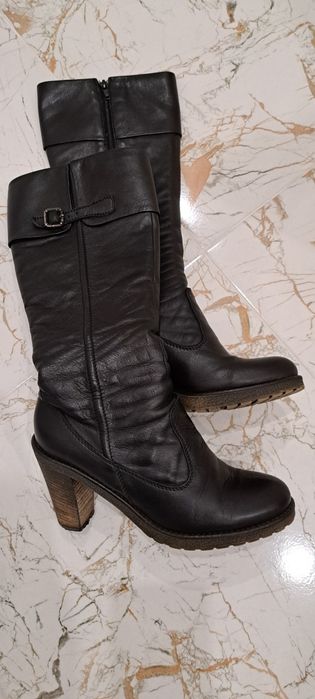 Високи дамски ботуши