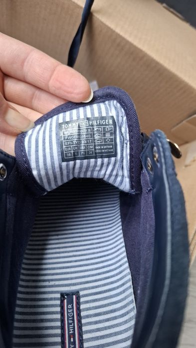 Дамски кецове Tommy Hilfiger